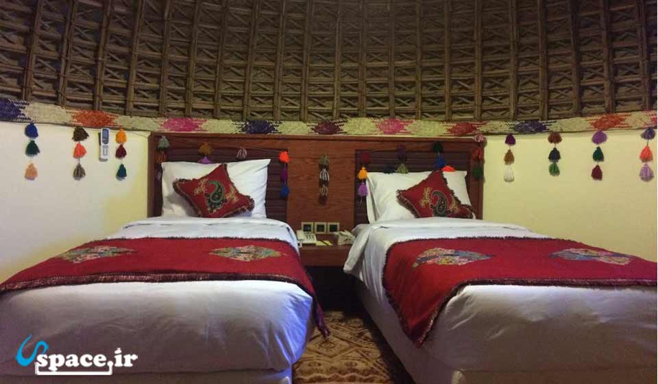 نمای اتاق 2 تخته توئین هتل سنتی پارسیان قلعه گنج ( کپری ) - قلعه گنج - کرمان