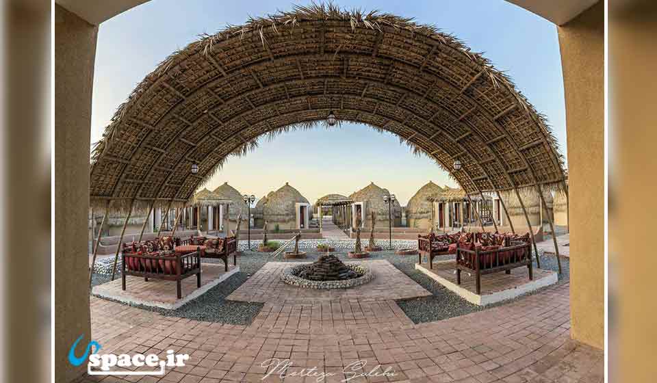 هتل سنتی پارسیان قلعه گنج ( کپری ) - قلعه گنج - کرمان